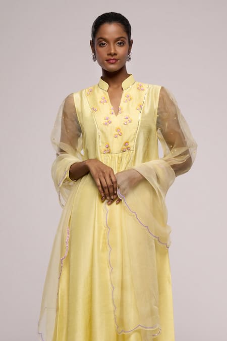 Mayu Kothari Yellow Silk, Organza Embroidery Bandeau Neck Yoke Floral Kurta Palazzo Set at Aza Fashions Mayu Kothari_Yellow Silk, Organza Embroidery Bandeau Neck Yoke Floral Kurta Palazzo Set_at_Aza_Fashions