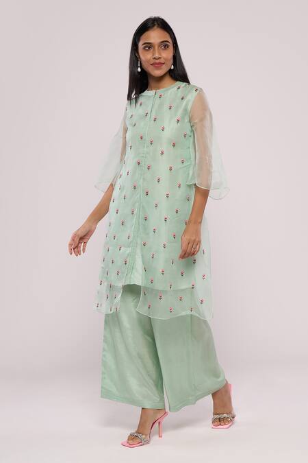 Mayu Kothari_Green Organza Embroidery Bandeau Neck Layered Rose Hand Kurta_Online_at_Aza_Fashions