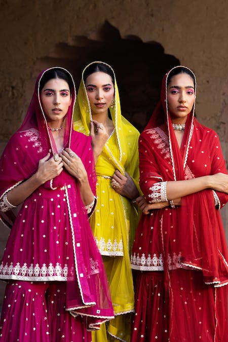 Buy_Preevin_Red Cotton, Net Embroidery, Lace V-neck Triangle Short Angarkha Set 