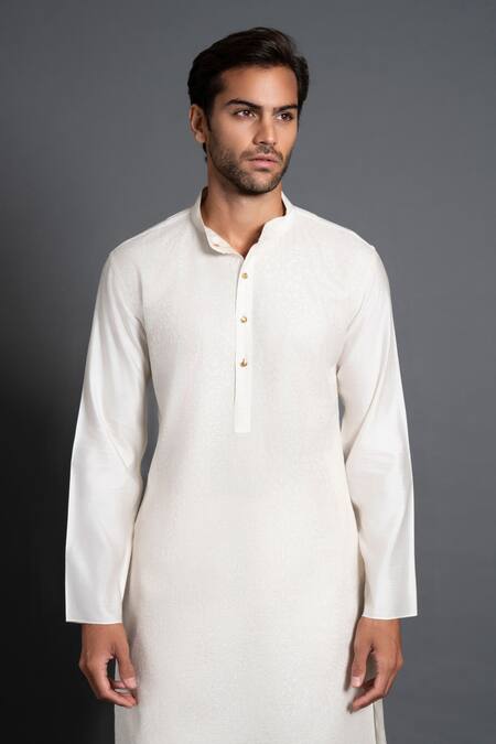 Raghavendra Rathore Jodhpur Off White Silk Applique Work Kurta at Aza Fashions Raghavendra Rathore Jodhpur_Off White Silk Applique Work Kurta _at_Aza_Fashions
