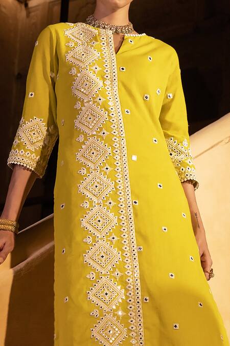 Preevin Green Cotton, Tulle, Net Embroidery, Embellished Straight Kurta And Pant Set at Aza Fashions Preevin_Green Cotton, Tulle, Net Embroidery, Embellished Straight Kurta And Pant Set _at_Aza_Fashions