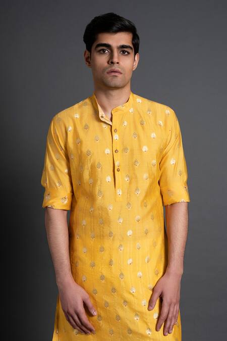 Raghavendra Rathore Jodhpur_Yellow Chanderi Silk Embroidered Thread Floral Pattern Kurta _at_Aza_Fashions
