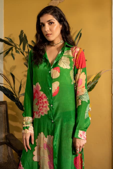 Paulmi And Harsh_Green Crepe Embroidery Collared Spring Blooming Floral Kurta And Pant Set _Online_at_Aza_Fashions