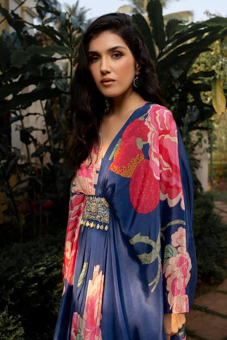 Buy_Paulmi And Harsh_Blue Crepe Sequins, Cut Work V-neck Blooming Floral Pattern Kaftan 