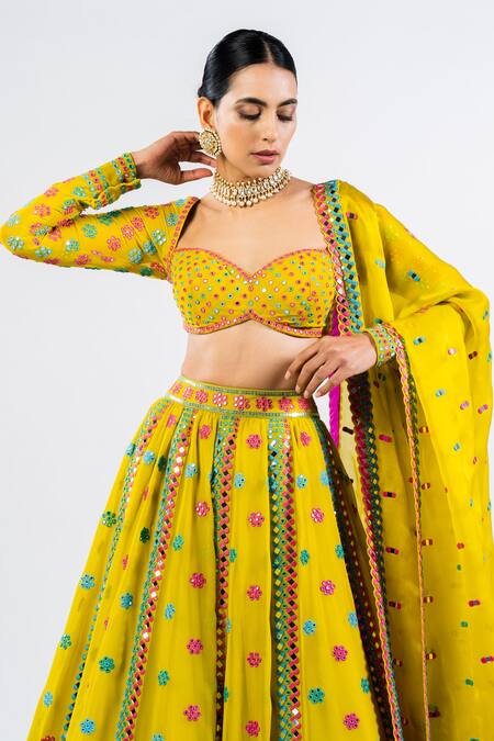 Vvani By Vani Vats Green Georgette, Satin Mirrors, Embroidery Floral Pattern Lehenga Set at Aza Fashions Vvani By Vani Vats_Green Georgette, Satin Mirrors, Embroidery Floral Pattern Lehenga Set _at_Aza_Fashions