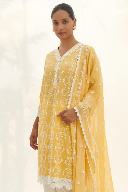 Mulmul_Yellow 100% Pure Mulmul Embroidery Thread Veliena Kurta And Pant Set _Online_at_Aza_Fashions