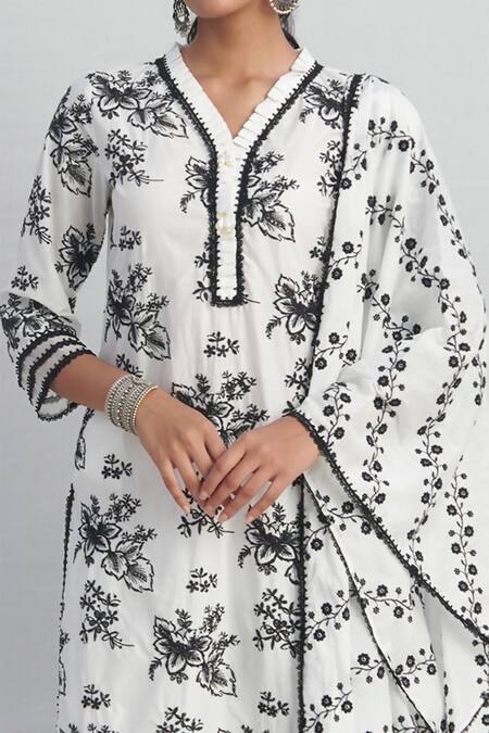 Mulmul_White 100% Pure Mulmul Embroidered And Verlem Kurta Savri Pant Set _at_Aza_Fashions