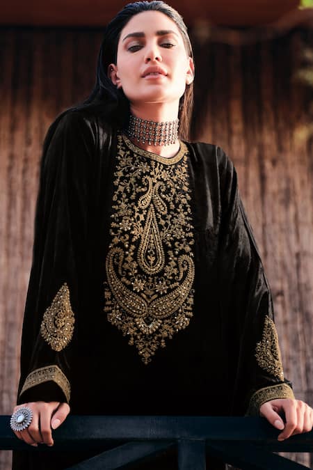 Label Varsha_Black Pheran Velvet Embroidered Resham Thread Round Neck And Pashmina Pant Set_Online_at_Aza_Fashions