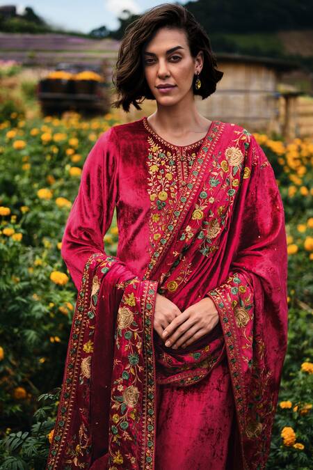 Label Varsha_Red Velvet, Pashmina Embroidery, Tassels Round Neck Floral Packet Kurta Set_Online_at_Aza_Fashions