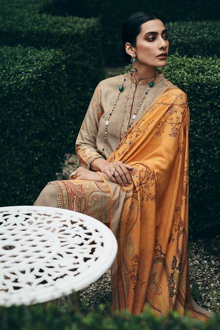 Label Varsha_Grey Viscose Pashmina Printed Digital Mandarin Collar Paisley Kurta Set_Online_at_Aza_Fashions