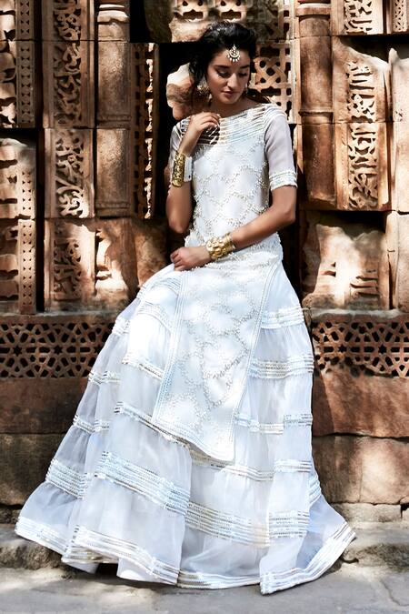 Tisha Saksena_Ivory Handloom Cotton Embroidery, Zari Boat Neck Kurta And Organza Lehenga Set _Online_at_Aza_Fashions