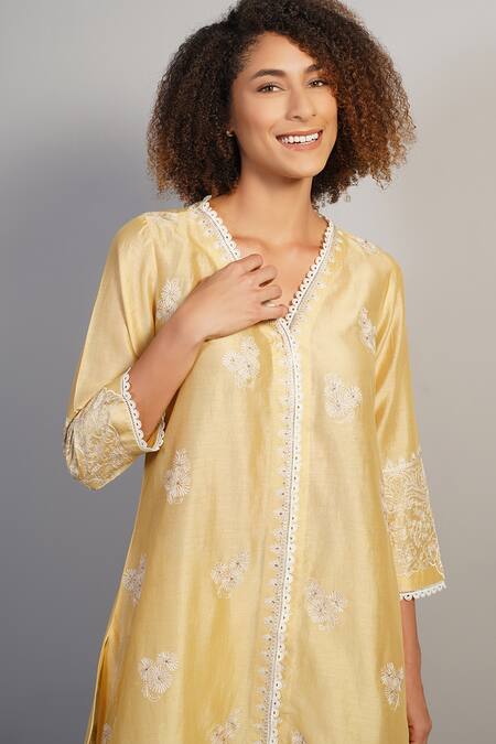 Samant Chauhan_Beige Cotton Silk Embroidered Aari V Neck Kurta And Pant Set _Online_at_Aza_Fashions
