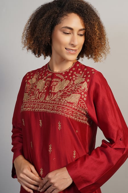 Samant Chauhan_Maroon Cotton Silk Embroidered Aari Round Floral Kurta Set _Online_at_Aza_Fashions