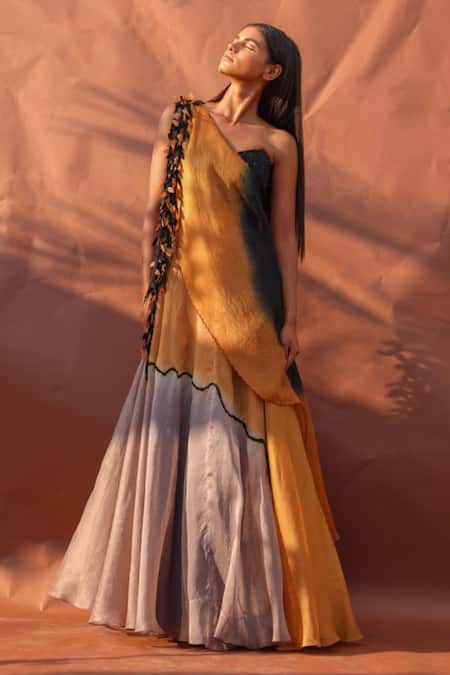 Richa Khemka Black Organza, Bamboo, Taffeta And Beads Embellished Shaded Lehenga & Top Set Online at Aza Fashions Richa Khemka_Black Organza, Bamboo, Taffeta And Beads Embellished Shaded Lehenga & Top Set _Online_at_Aza_Fashions