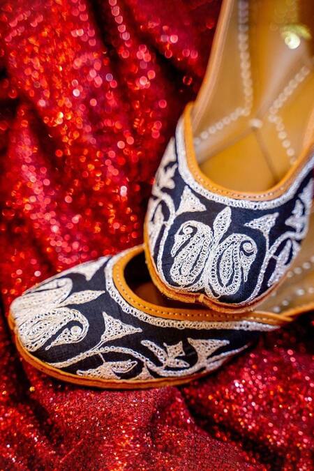 Cilwana Studio Black Tilla Embroidered Juttis Online at Aza Fashions Cilwana Studio_Black Tilla Embroidered Juttis_Online_at_Aza_Fashions