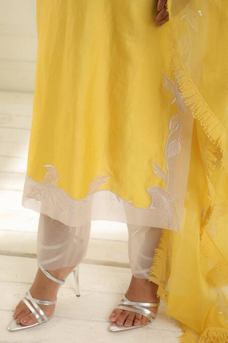Shop Omana By Ranjana Bothra Yellow Chanderi, Organza Embroidery, Applique Boat Neck Farah Kurta Set Online at Aza Fashions Shop_Omana By Ranjana Bothra_Yellow Chanderi, Organza Embroidery, Applique Boat Neck Farah Kurta Set _Online_at_Aza_Fashions