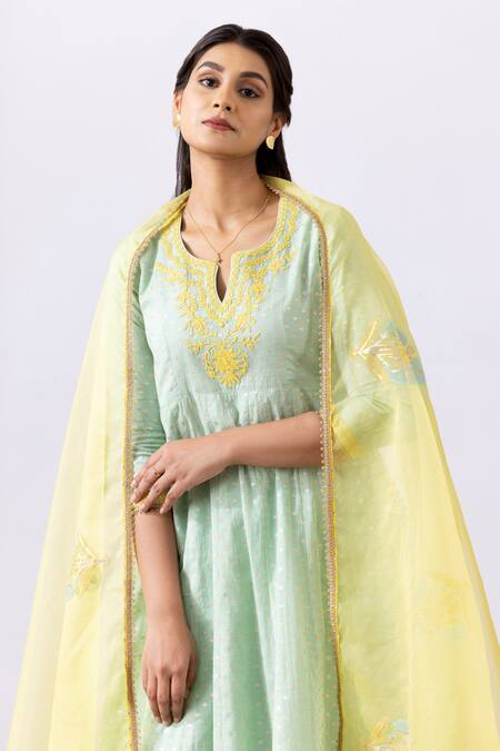 Shop Abbaran Green Chanderi Embroidery Split V-neck Anarkali Set Online at Aza Fashions Shop_Abbaran_Green Chanderi Embroidery Split V-neck Anarkali Set _Online_at_Aza_Fashions
