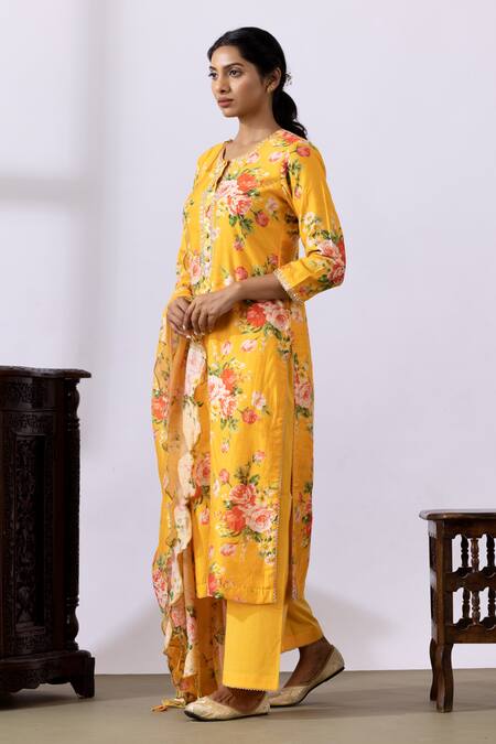 Buy_Abbaran_Yellow Chanderi Embroidery Round Neck Floral Printed Kurta Set_Online_at_Aza_Fashions