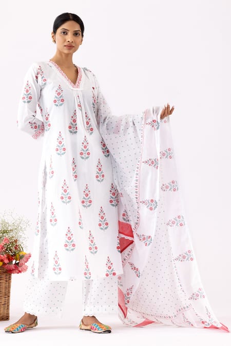 Shop_Abbaran_Ivory Cotton, Muslin Lace, Embroidery V-neck Floral Block Print Kurta Set_Online_at_Aza_Fashions