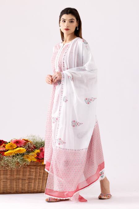 Buy Abbaran Ivory Cotton Embroidery, Lace Round Neck Printed Straight Kurta Set Online at Aza Fashions Buy_Abbaran_Ivory Cotton Embroidery, Lace Round Neck Printed Straight Kurta Set _Online_at_Aza_Fashions