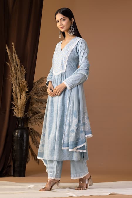Buy Abbaran Blue Cotton Embroidery, Lace V-neck Flora Pattern Kurta Palazzo Set Online at Aza Fashions Buy_Abbaran_Blue Cotton Embroidery, Lace V-neck Flora Pattern Kurta Palazzo Set _Online_at_Aza_Fashions