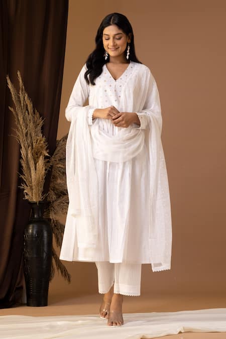 Abbaran_White Cotton Sequins, Lace V-neck Bloom Pattern Kurta Palazzo Set _Online_at_Aza_Fashions