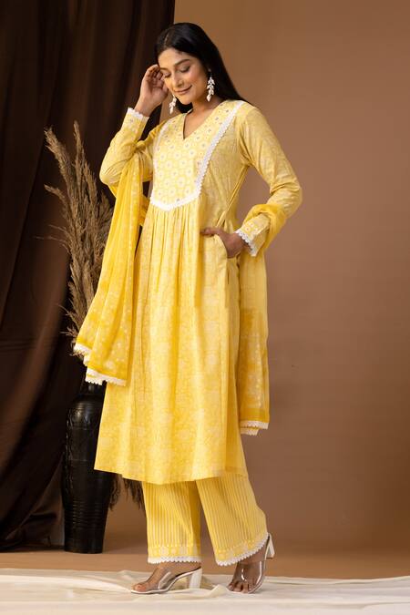 Shop_Abbaran_Yellow Cotton Lace, Sequins V-neck Bloom Print Kurta Palazzo Set _Online_at_Aza_Fashions