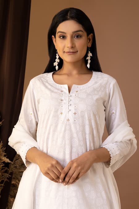 Shop Abbaran White Cotton, Chiffon Lace, Tassels Keyhole Neck Bloom Pattern Kurta Gharara Set Online at Aza Fashions Shop_Abbaran_White Cotton, Chiffon Lace, Tassels Keyhole Neck Bloom Pattern Kurta Gharara Set _Online_at_Aza_Fashions