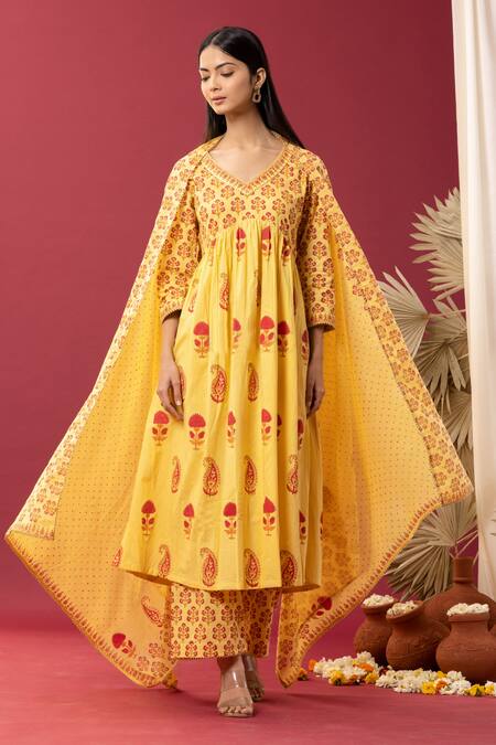 Shop Abbaran Yellow Cotton Lace, Smocking Floral And Paisley Block Print Anarkali Palazzo Set Online at Aza Fashions Shop_Abbaran_Yellow Cotton Lace, Smocking Floral And Paisley Block Print Anarkali Palazzo Set _Online_at_Aza_Fashions