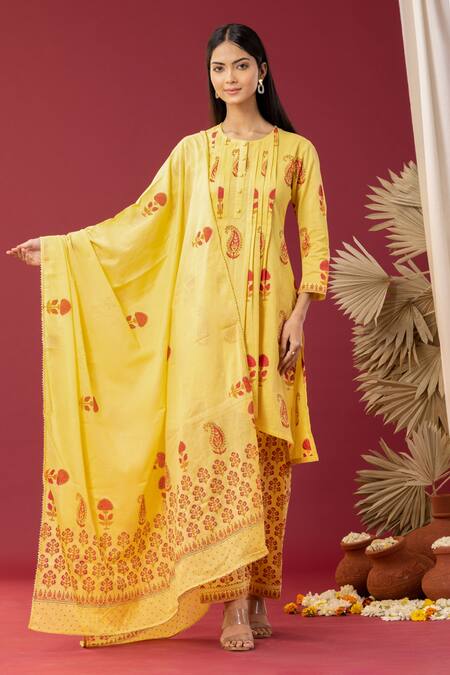Abbaran Yellow Cotton Gota Patti Round Neck Paisley And Floral Print Kurta Salwar Set Online at Aza Fashions Abbaran_Yellow Cotton Gota Patti Round Neck Paisley And Floral Print Kurta Salwar Set _Online_at_Aza_Fashions