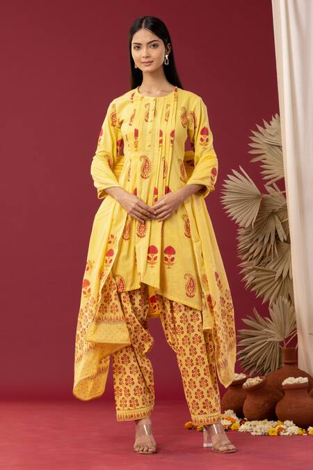 Buy Abbaran Yellow Cotton Gota Patti Round Neck Paisley And Floral Print Kurta Salwar Set Online at Aza Fashions Buy_Abbaran_Yellow Cotton Gota Patti Round Neck Paisley And Floral Print Kurta Salwar Set _Online_at_Aza_Fashions