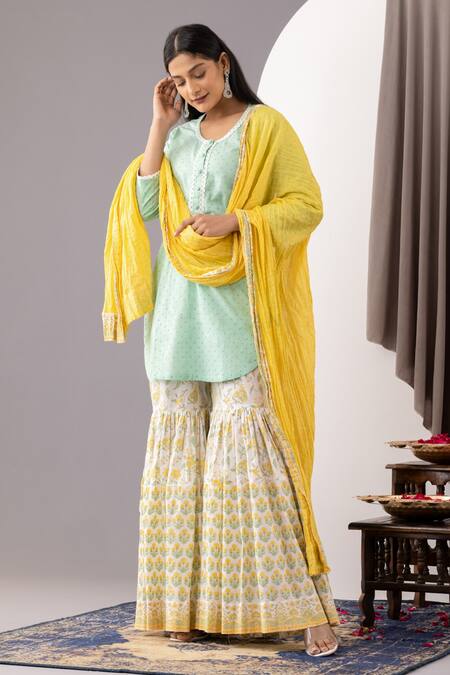 Buy_Abbaran_Green Cotton Embroidery, Gota Patti Round Neck Polka Dot Print Kurta Set _Online_at_Aza_Fashions