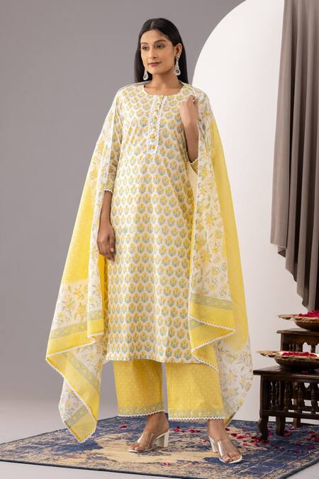 Abbaran_Yellow Cotton Embroidery Round Neck Flower Print Kurta Set _Online_at_Aza_Fashions