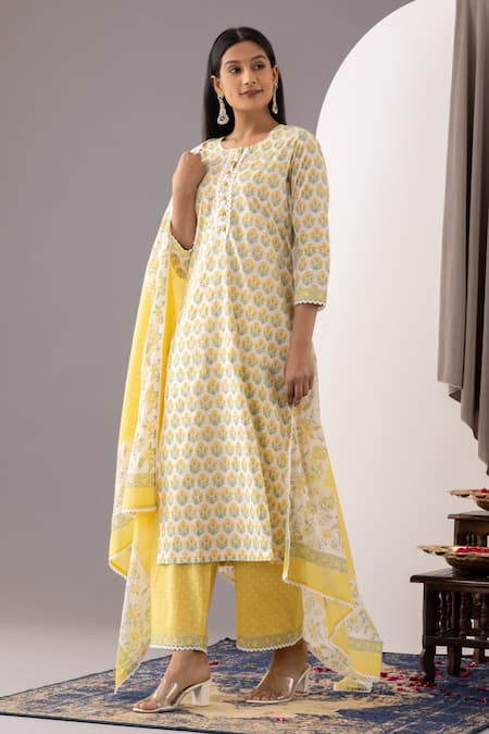 Buy_Abbaran_Yellow Cotton Embroidery Round Neck Flower Print Kurta Set _Online_at_Aza_Fashions
