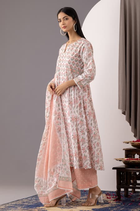 Abbaran_Pink Cotton Embroidery Split V-neck Kurta Set With Printed Dupatta _Online_at_Aza_Fashions