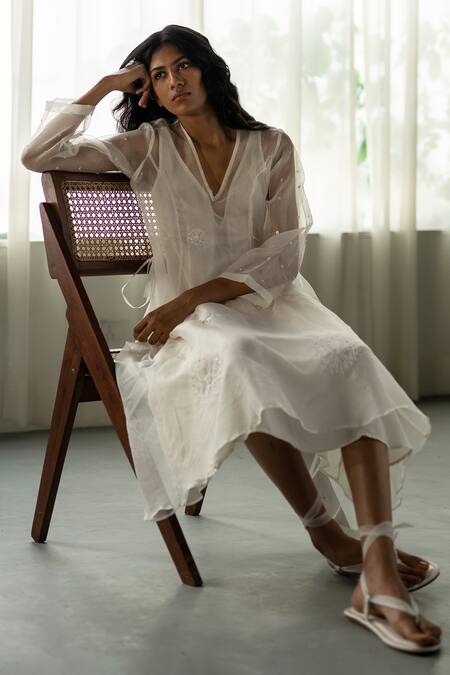 Buy_Zoon_Off White Silk Organza, Cotton Embroidery V-neck Placement Dress _Online_at_Aza_Fashions