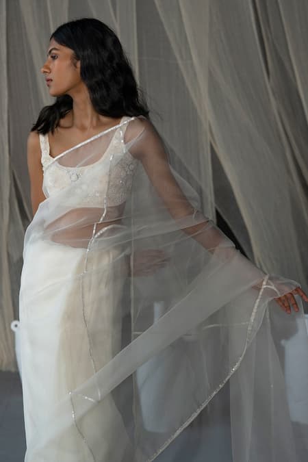 Buy_Zoon_Off White Silk Organza, Net Pearls, Sequins Round Saree With Embellished Blouse _Online_at_Aza_Fashions