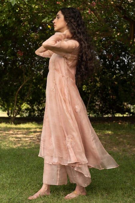 Buy_Zoon_Pink Silk Organza, Cotton Sequins, Applique, Aari Dandelion Kurta With Pant _Online_at_Aza_Fashions