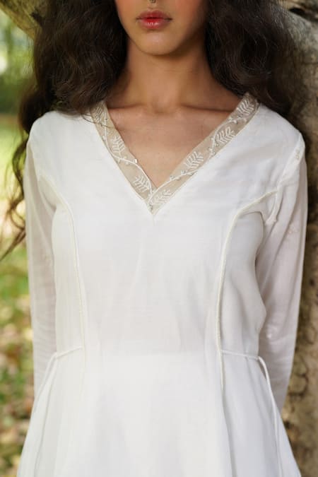 Shop Zoon Off White , Organza, Cotton Chanderi Flared Panelled Anarkali Pant Set Online at Aza Fashions Shop_Zoon_Off White , Organza, Cotton Chanderi Flared Panelled Anarkali Pant Set _Online_at_Aza_Fashions