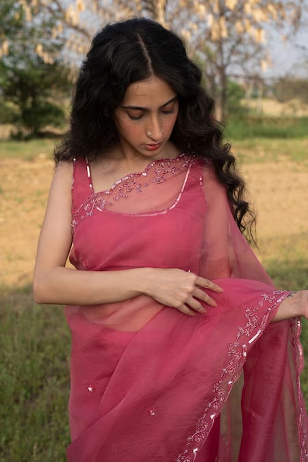 Zoon_Pink Silk Organza, Crepe Sequins Round Neck Embellished Border Saree With Blouse _at_Aza_Fashions