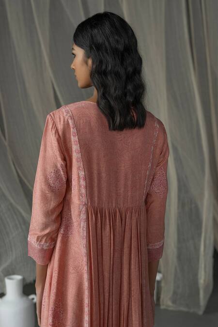 Shop Zoon Peach Cotton Embroidery V-neck Blossom Handblock Print Anarkali With Pant Online at Aza Fashions Shop_Zoon_Peach Cotton Embroidery V-neck Blossom Handblock Print Anarkali With Pant _Online_at_Aza_Fashions