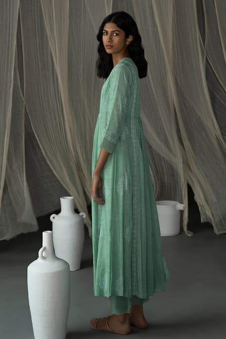 Buy_Zoon_Green Cotton Embroidery V-neck Flower Handblock Print Anarkali With Pant _Online_at_Aza_Fashions