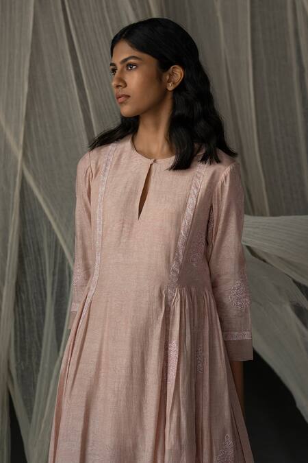 Buy_Zoon_Beige Cotton Embroidery Keyhole Neck Blooming Floral Print Kurta With Pant _Online_at_Aza_Fashions