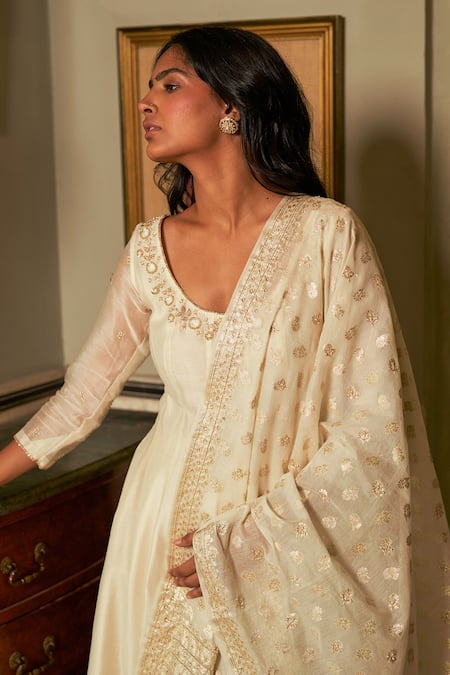 White anarkali shop with banarasi dupatta