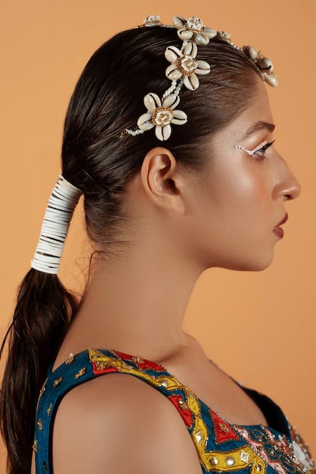 Kanyaadhan By Dhirajaayushi White Beads Shell Studded Sheeshpatti Online at Aza Fashions Kanyaadhan By Dhirajaayushi_White Beads Shell Studded Sheeshpatti _Online_at_Aza_Fashions