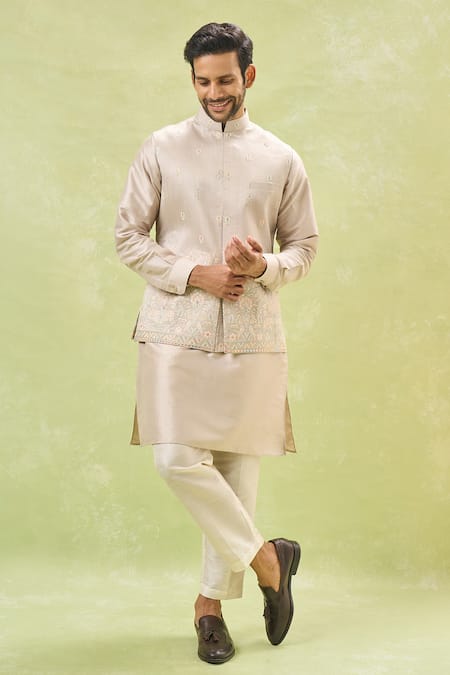 RNG Safawala Animal Embroidered Bundi & Kurta Set 