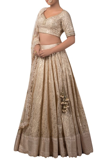 Priyanka Jain_Gold Sweetheart Neck Embroidered Bridal Lehenga Set _Online_at_Aza_Fashions