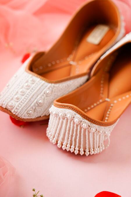 Shop Jutti Express White Embroidered Pearl Juttis Online at Aza Fashions Shop_Jutti Express_White Embroidered Pearl Juttis _Online_at_Aza_Fashions