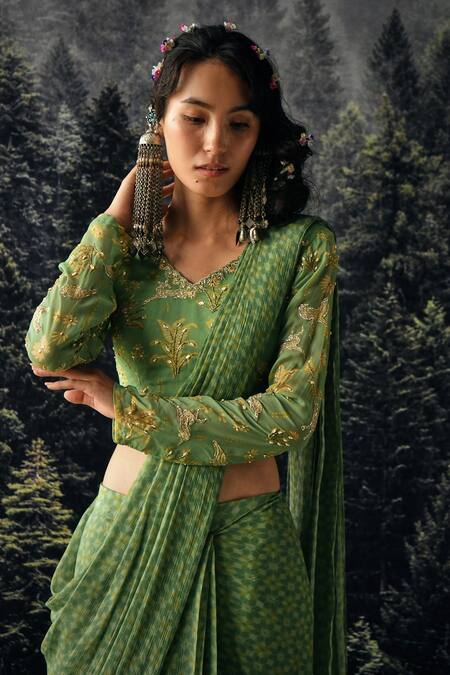 Paulmi And Harsh Green Saree Chiffon And Blouse Georgette Sequin & Cutdana, Pre-draped With at Aza Fashions Paulmi And Harsh_Green Saree Chiffon And Blouse Georgette Sequin & Cutdana, Pre-draped With _at_Aza_Fashions