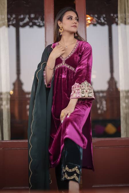 Buy_Negra Elegante_Magenta Silk Velvet Hand Embroidered Zardozi V Neck Anarkali And Palazzo Set _Online_at_Aza_Fashions